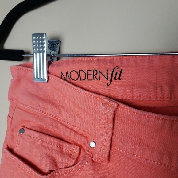 ANN TAYLOR Coral Cropped Jeans - Picture 4 of 7